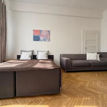 Cube In Center Apartmán *