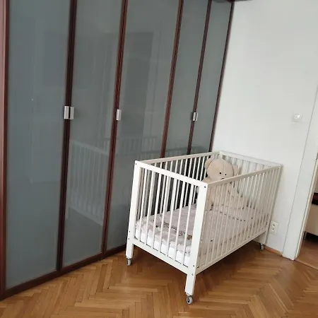 Cube In Center Apartment