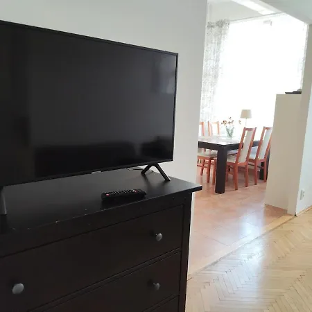 Cube In Center Apartment *