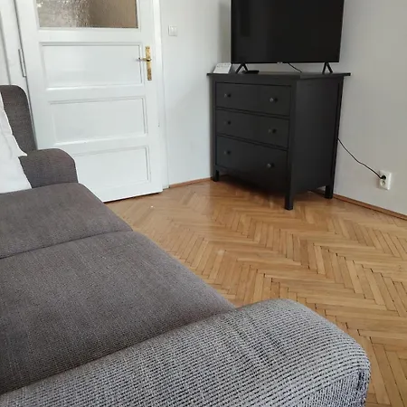 Cube In Center Apartment