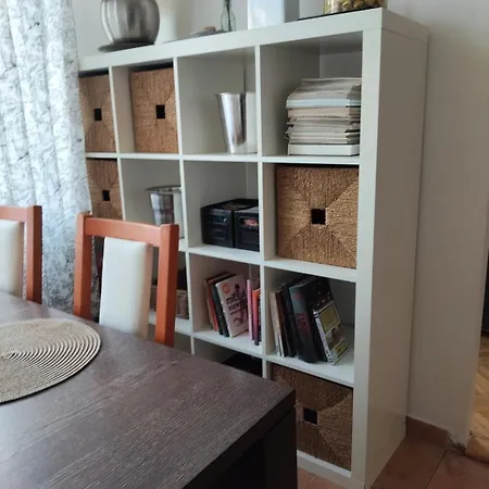 Cube In Center Apartment *