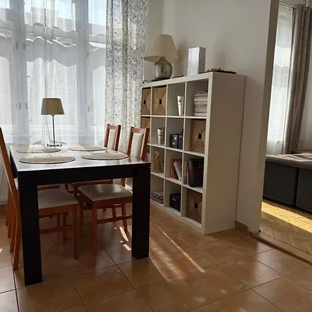 Cube In Center Apartment Prag