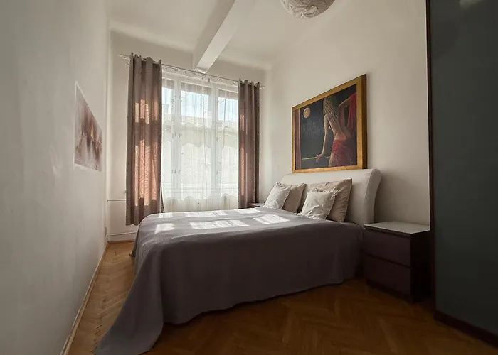 Cube In Center Apartment Prag